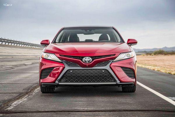 2018-Toyota-Camry-XSE-V-6-front-end